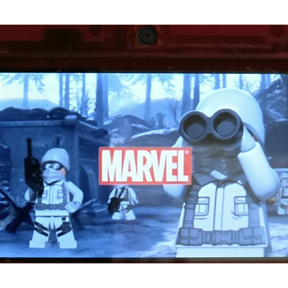 LEGO Marvel's Avengers Nintendo 3DS Cartridge w/ Iron Man Pin & Spiderman Case